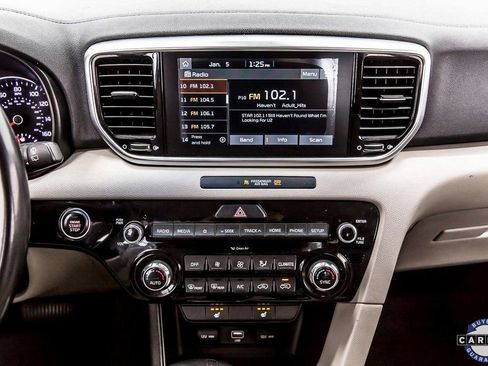 Used 2020 Kia Sportage EX image 18