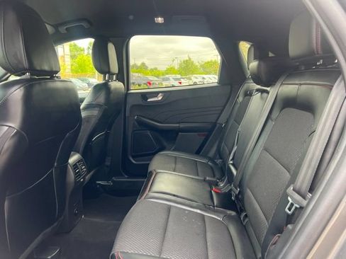 Used 2024 Ford Escape ST-Line w/ Tech Pack #1 AWD/4WD image 17