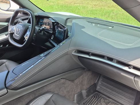 Used 2025 Chevrolet Corvette Stingray Preferred Cpe w/ Battery Protection Package RWD image 22