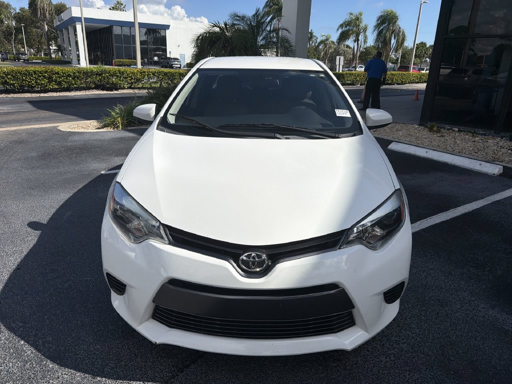 Used 2016 Toyota Corolla LE FWD image 3