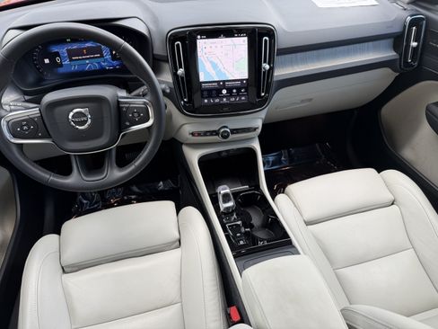 Used 2024 Volvo XC40 B5 Plus w/ Protection Package AWD/4WD image 13
