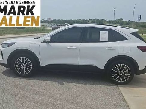 Used 2023 Ford Escape SE FWD image 5