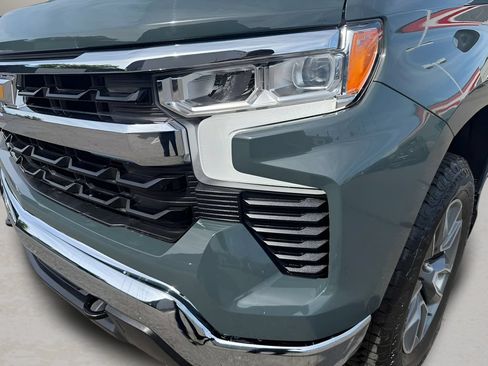Used 2025 Chevrolet Silverado 1500 LT AWD/4WD image 24