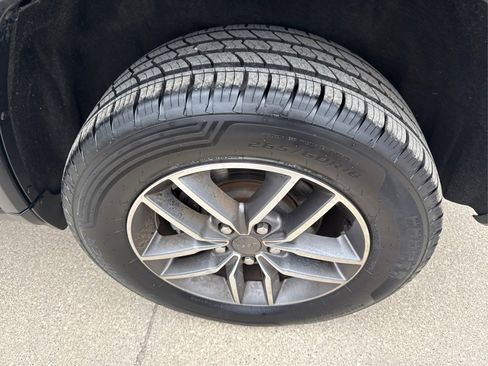 Used 2021 Jeep Grand Cherokee Limited image 19