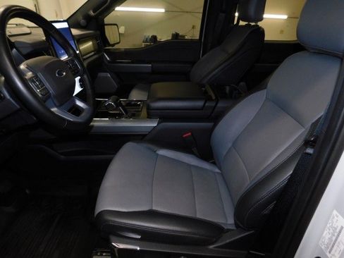 Used 2023 Ford F150 Lightning Lariat image 15