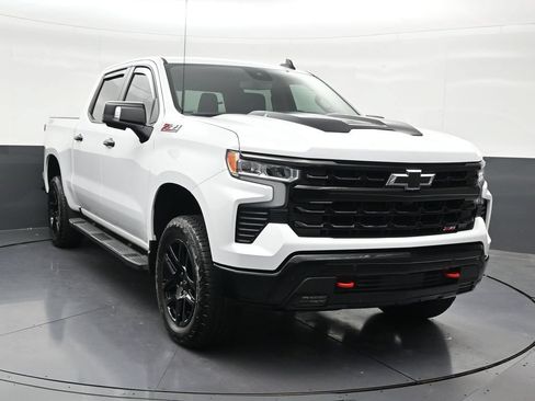 Used 2025 Chevrolet Silverado 1500 LT Trail Boss w/ LT Trail Boss Premium Package AWD/4WD image 8