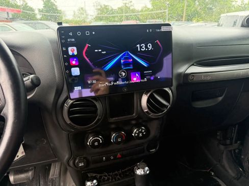 Used 2012 Jeep Wrangler Sport w/ Connectivity Group AWD/4WD image 10