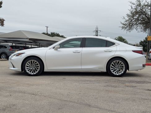 Used 2022 Lexus ES 300h Ultra Luxury image 7