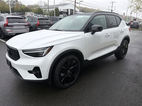 New 2026 Volvo XC40 B5 Ultra w/ Protection Package Premier AWD/4WD image 2