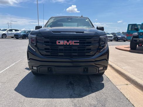 Used 2025 GMC Sierra 1500 Elevation AWD/4WD image 2
