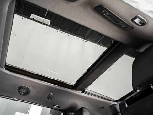 New 2026 Chrysler Pacifica Limited image 29