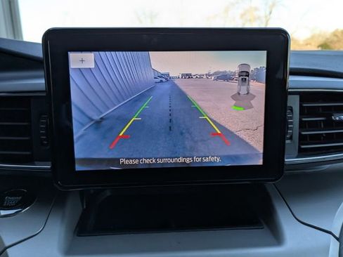 Used 2023 Ford Explorer XLT w/ Equipment Group 202A image 6