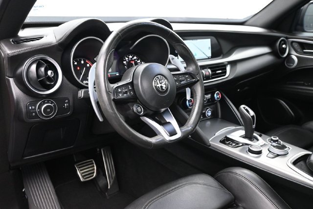 Used 2023 Alfa Romeo Stelvio Veloce AWD/4WD image 21