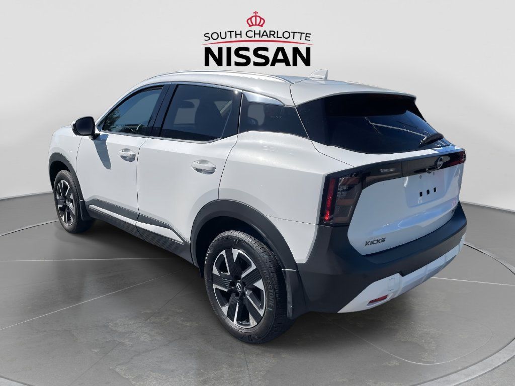 Used 2025 Nissan Kicks SR AWD/4WD image 4