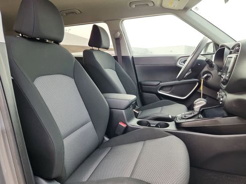 Used 2024 Kia Soul LX w/ Option Group 015 image 18