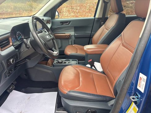 Used 2023 Ford Maverick Lariat w/ Lariat Luxury Package image 12