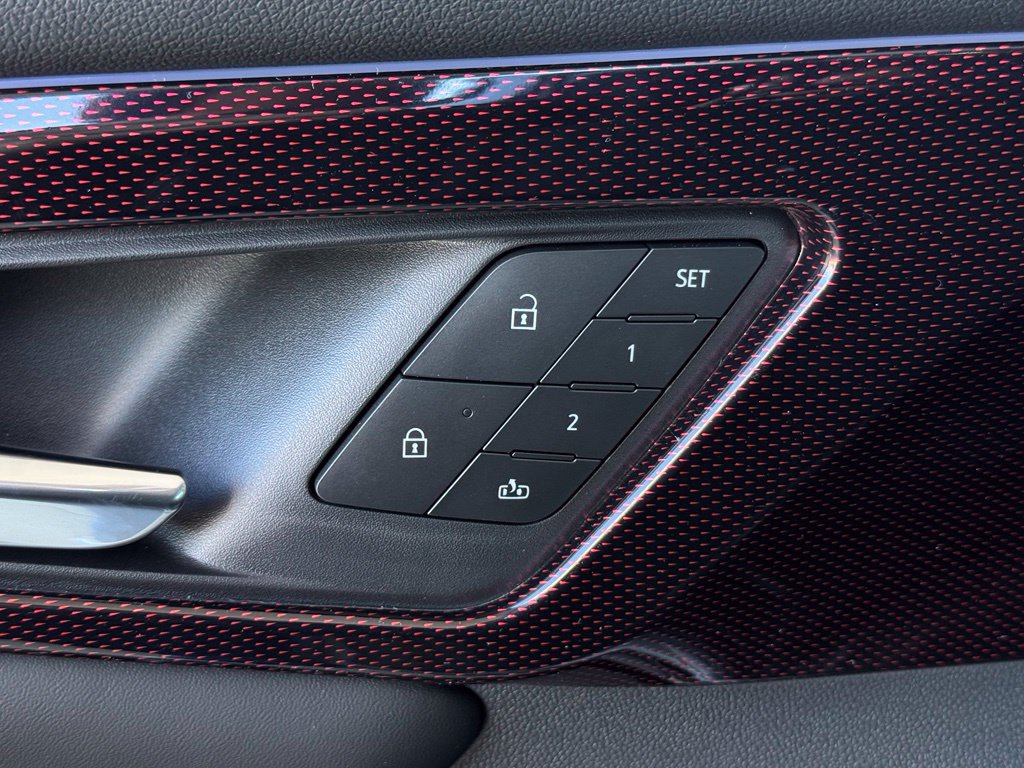 New 2027 Chevrolet Traverse RS w/ LPO, Floor Liner Package FWD image 27