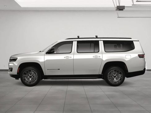 New 2025 Jeep Wagoneer L Series II w/ Premium Group I image 3