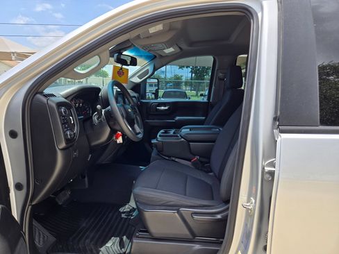 Used 2023 Chevrolet Silverado 2500 Custom w/ Custom Value Package AWD/4WD image 9