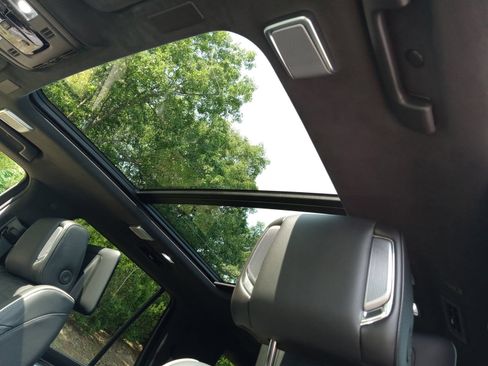 Certified 2025 Cadillac Escalade V AWD/4WD image 11