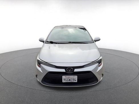Used 2023 Toyota Corolla LE FWD image 3