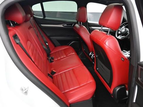 Used 2022 Alfa Romeo Stelvio Veloce image 41