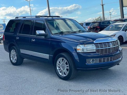 Used 2011 Lincoln Navigator 2WD image 4