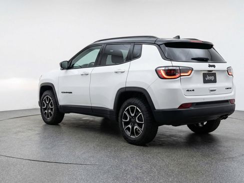 Used 2025 Jeep Compass Trailhawk AWD/4WD image 6