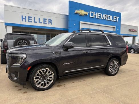 Used 2023 GMC Yukon Denali Ultimate AWD/4WD image 3