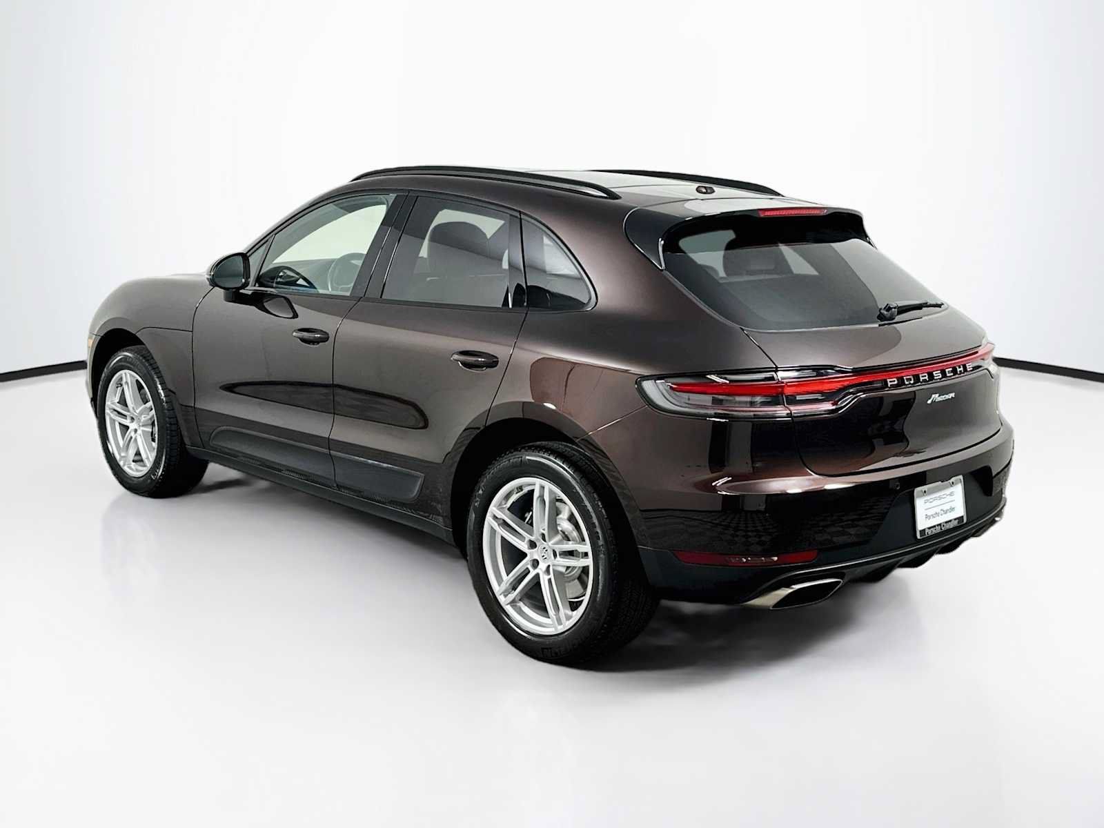 Certified 2021 Porsche Macan AWD/4WD image 3