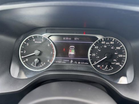 Used 2024 Nissan Rogue SV FWD image 16