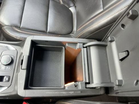 Used 2020 Chevrolet Traverse RS image 24