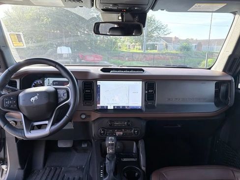 Used 2024 Ford Bronco Outer Banks w/ Sasquatch Package AWD/4WD image 11