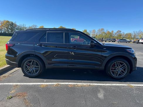 New 2026 Ford Explorer ST-Line w/ ST-Line Street Pack image 10