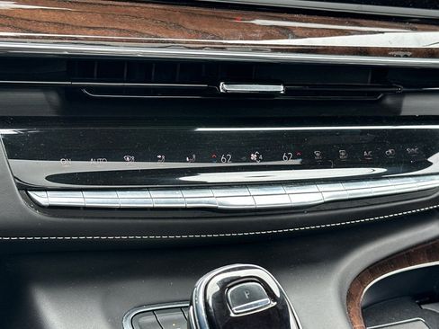 Used 2023 Cadillac Escalade Premium Luxury Platinum AWD/4WD image 27