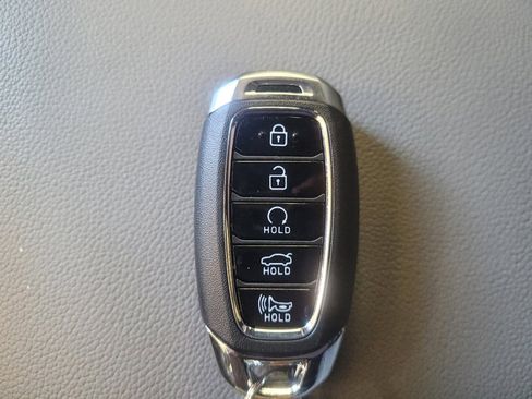Used 2022 Hyundai Elantra SEL w/ Cargo Package FWD image 32