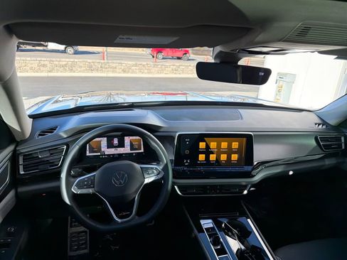 Used 2024 Volkswagen Atlas Peak Edition SEL image 15