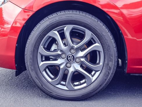 Used 2020 Toyota Yaris LE FWD image 15