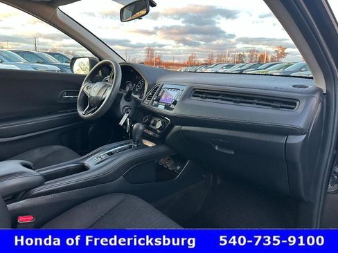 Certified 2018 Honda HR-V LX image 33