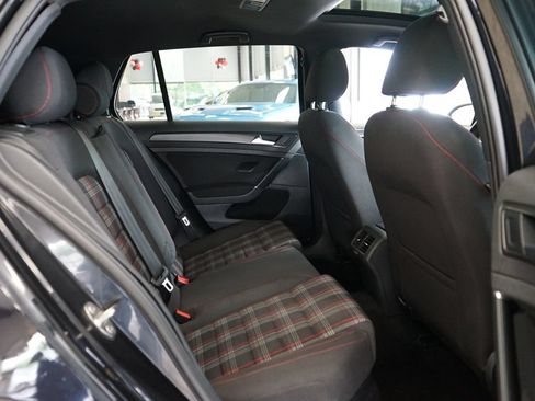Used 2018 Volkswagen GTI SE FWD image 11