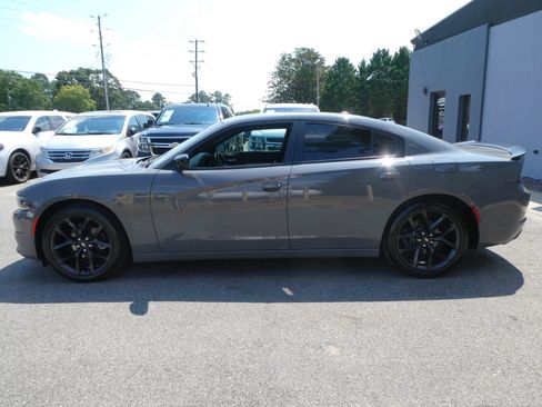 Used 2019 Dodge Charger SXT w/ Blacktop Package RWD image 9