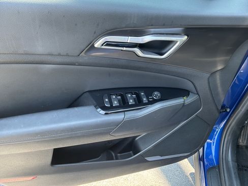 Used 2025 Kia Sportage EX FWD image 15