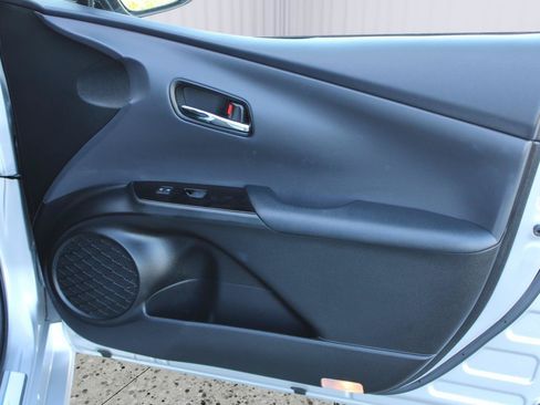 Used 2020 Toyota Prius Prime XLE FWD image 38