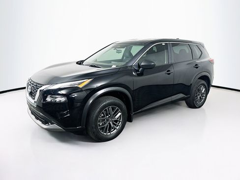 Used 2023 Nissan Rogue S image 3