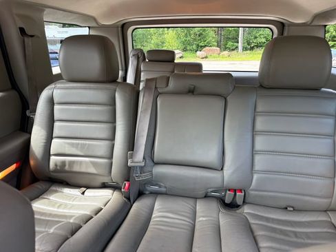 Used 2004 HUMMER H2 w/ Preferred Equipment Group AWD/4WD image 21