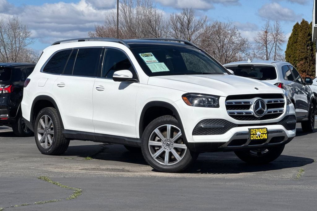 Used 2022 Mercedes-Benz GLS 450 4MATIC image 2