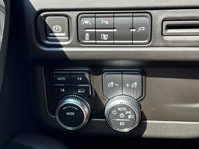 Used 2022 GMC Yukon SLT w/ SLT Premium Package AWD/4WD image 29