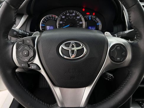 Used 2014 Toyota Camry SE w/ Leather Package image 16