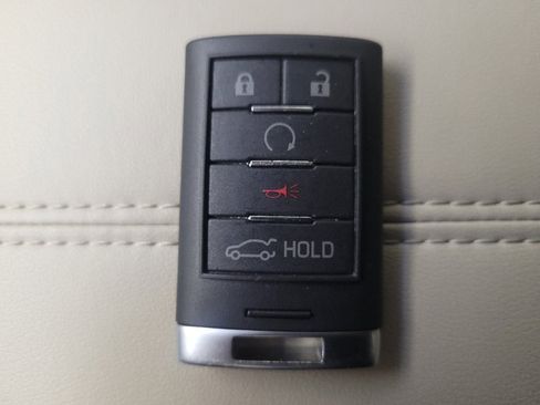 Used 2014 Cadillac XTS Luxury image 32