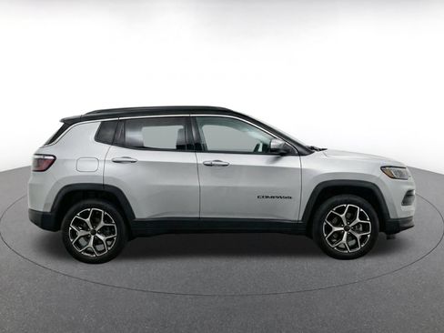 Used 2025 Jeep Compass Limited AWD/4WD image 13